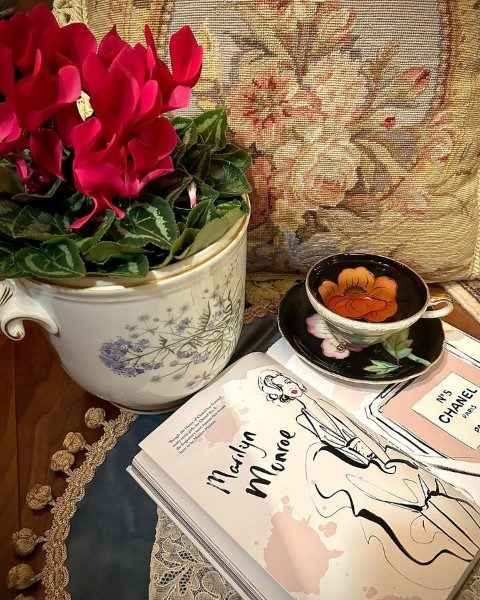 سفارش گل نگون‌سار برای مراسم عروسی