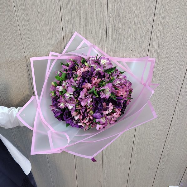 دسته گل بزرگ و پر آلستر در اصفهان
