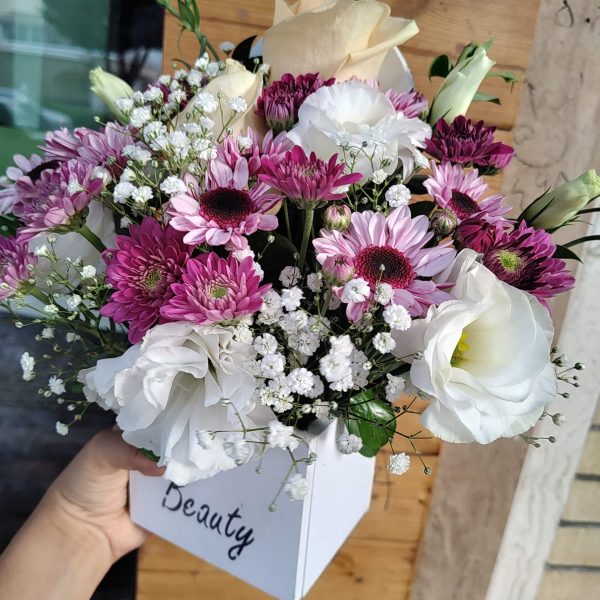 باکس گل شیک تم سفید- اصفهان
