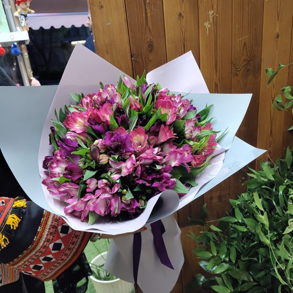 دسته گل بزرگ آلستر - اصفهان
