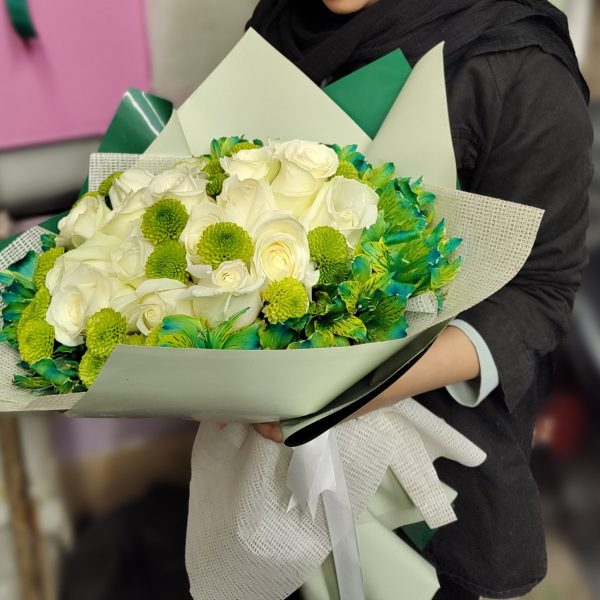 دسته گل رز سفید طبیعی - اصفهان