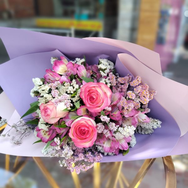 دسته گل یاسی جذاب در اصفهان